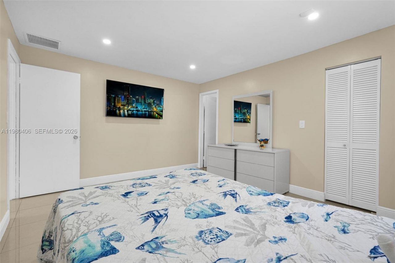 10715 SW 168th Ter , Miami, FL 33157 Photo