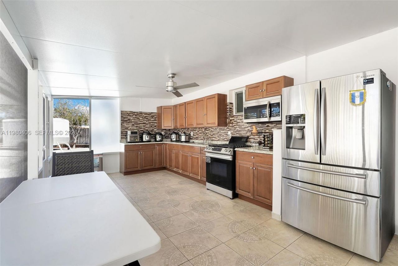 10715 SW 168th Ter , Miami, FL 33157 Photo