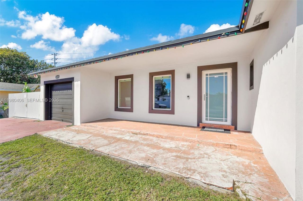 10715 SW 168th Ter , Miami, FL 33157 Photo
