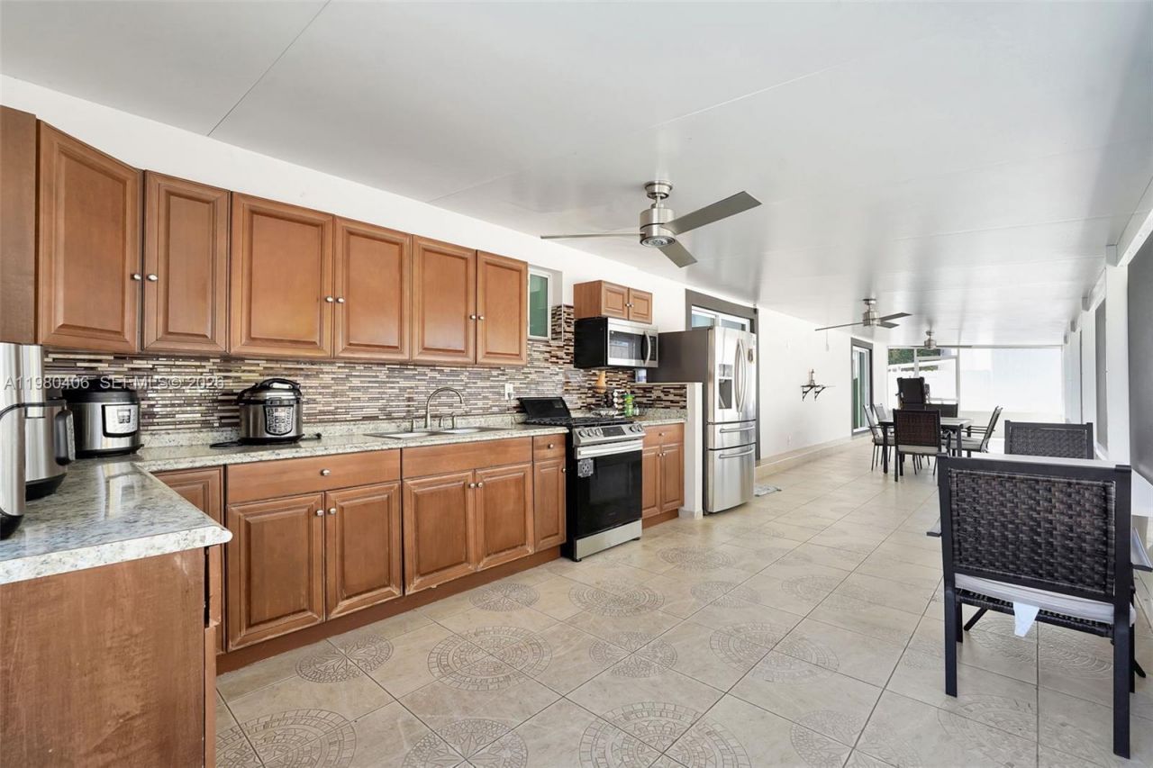 10715 SW 168th Ter , Miami, FL 33157 Photo