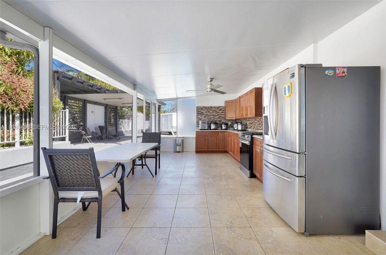 10715 SW 168th Ter , Miami, FL 33157 Photo