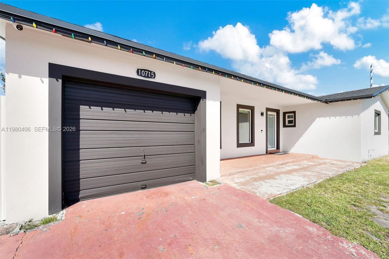10715 SW 168th Ter , Miami, FL 33157 Photo