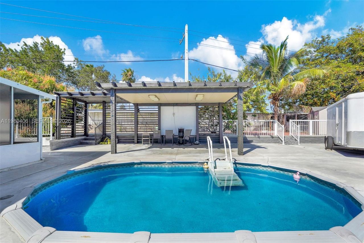 10715 SW 168th Ter , Miami, FL 33157 Photo