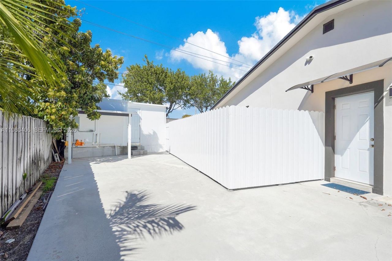 10715 SW 168th Ter , Miami, FL 33157 Photo