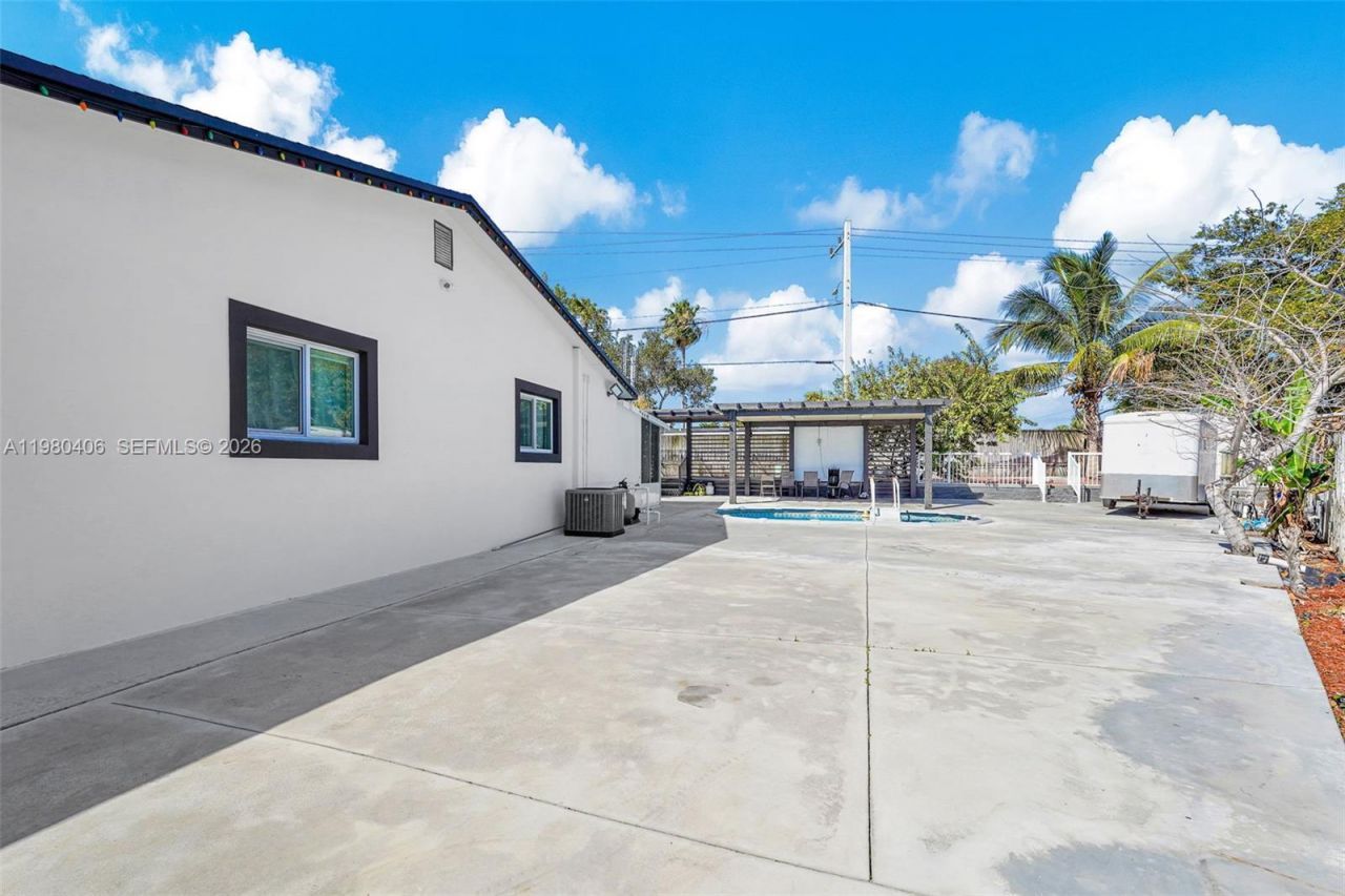 10715 SW 168th Ter , Miami, FL 33157 Photo