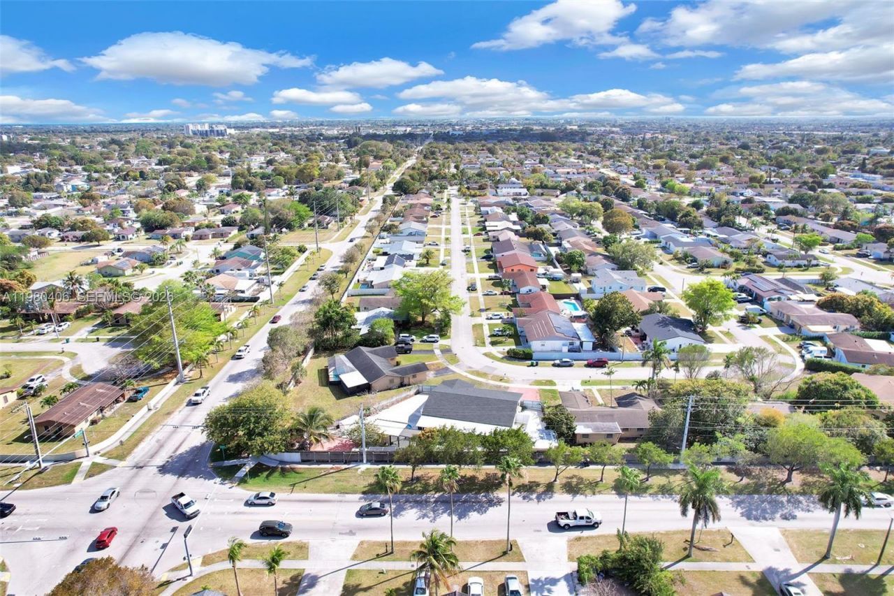 10715 SW 168th Ter , Miami, FL 33157 Photo