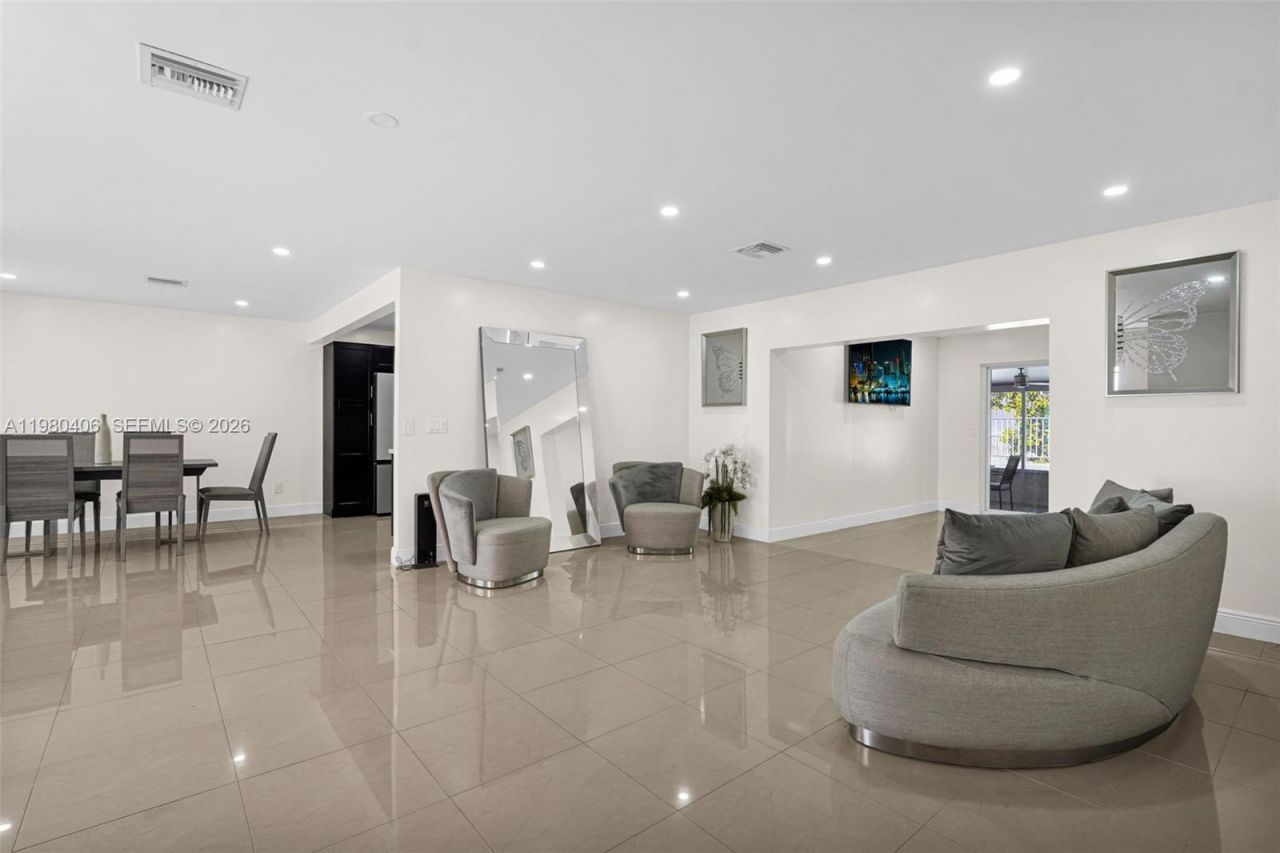 10715 SW 168th Ter , Miami, FL 33157 Photo