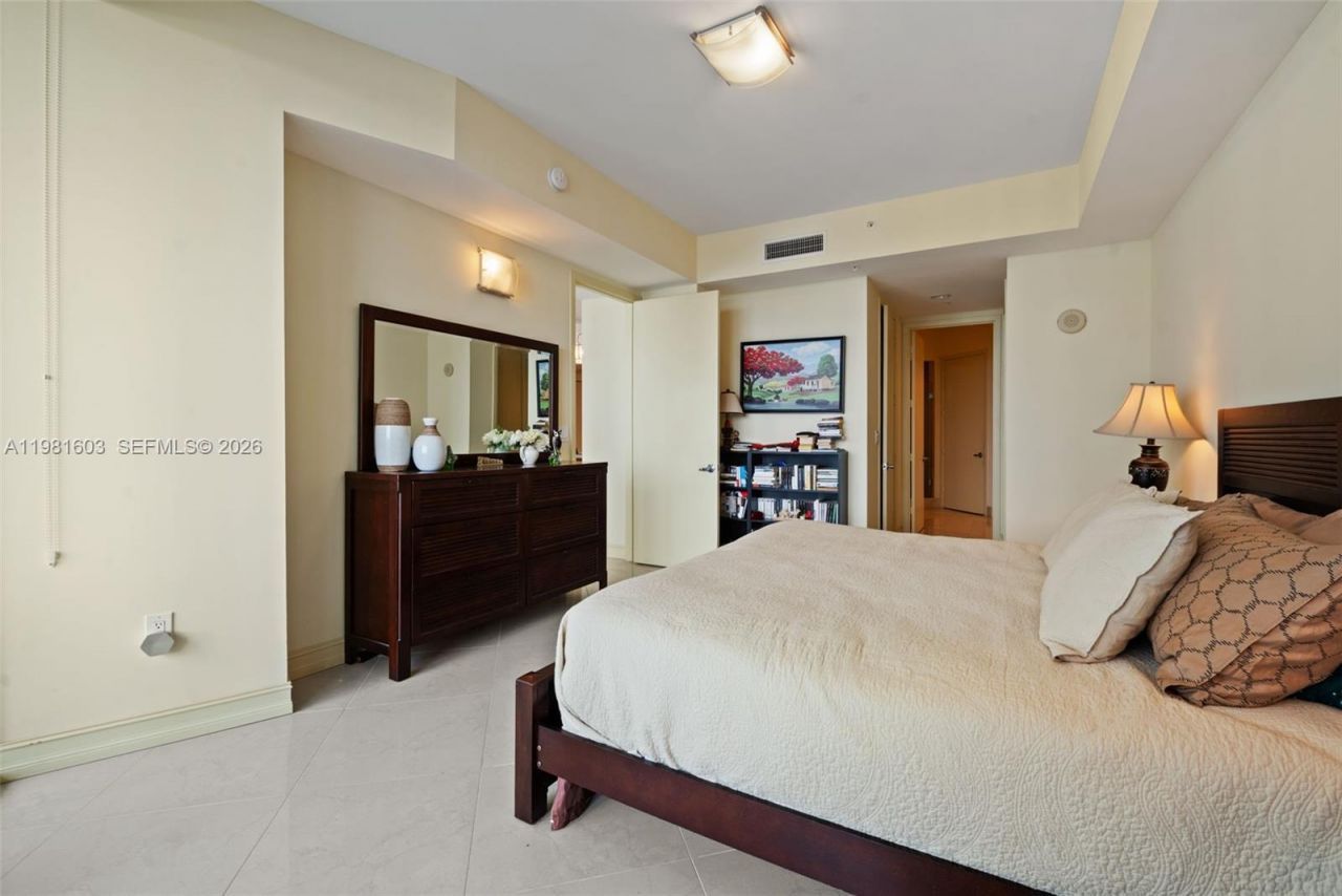 18101 Collins Ave , Unit 1808, Sunny Isles Beach, FL 33160 Photo