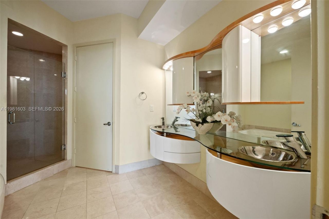 18101 Collins Ave , Unit 1808, Sunny Isles Beach, FL 33160 Photo