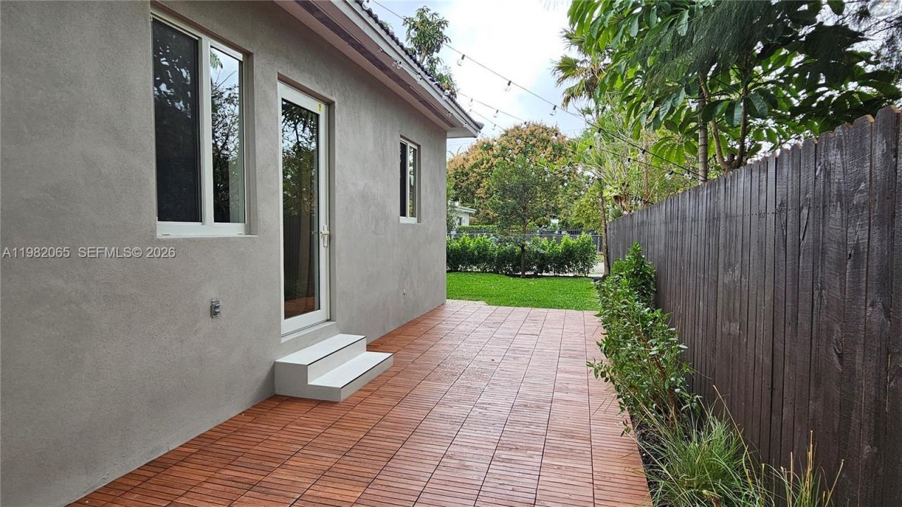 2365 SW 21st Ave , Miami, FL 33145 Photo