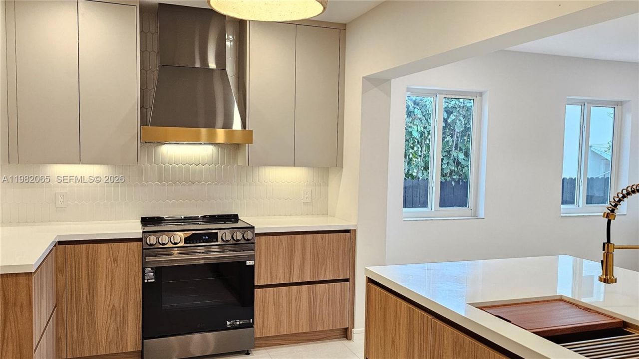 2365 SW 21st Ave , Miami, FL 33145 Photo