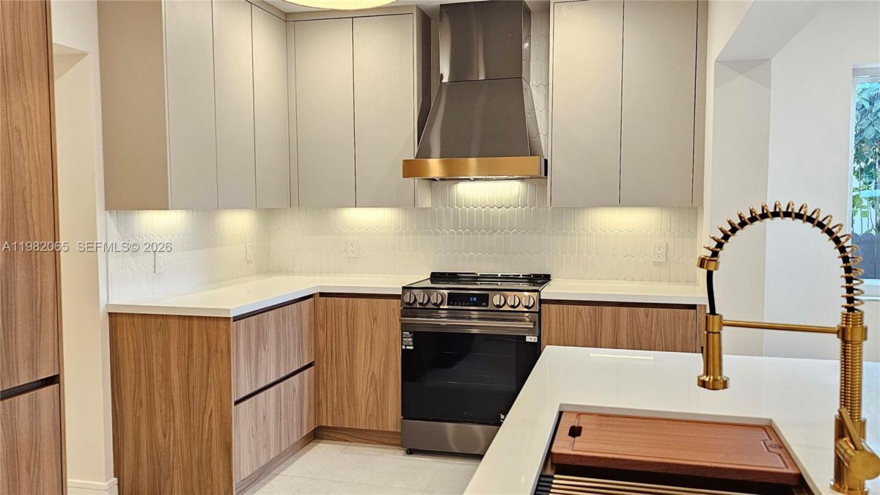 2365 SW 21st Ave , Miami, FL 33145 Photo