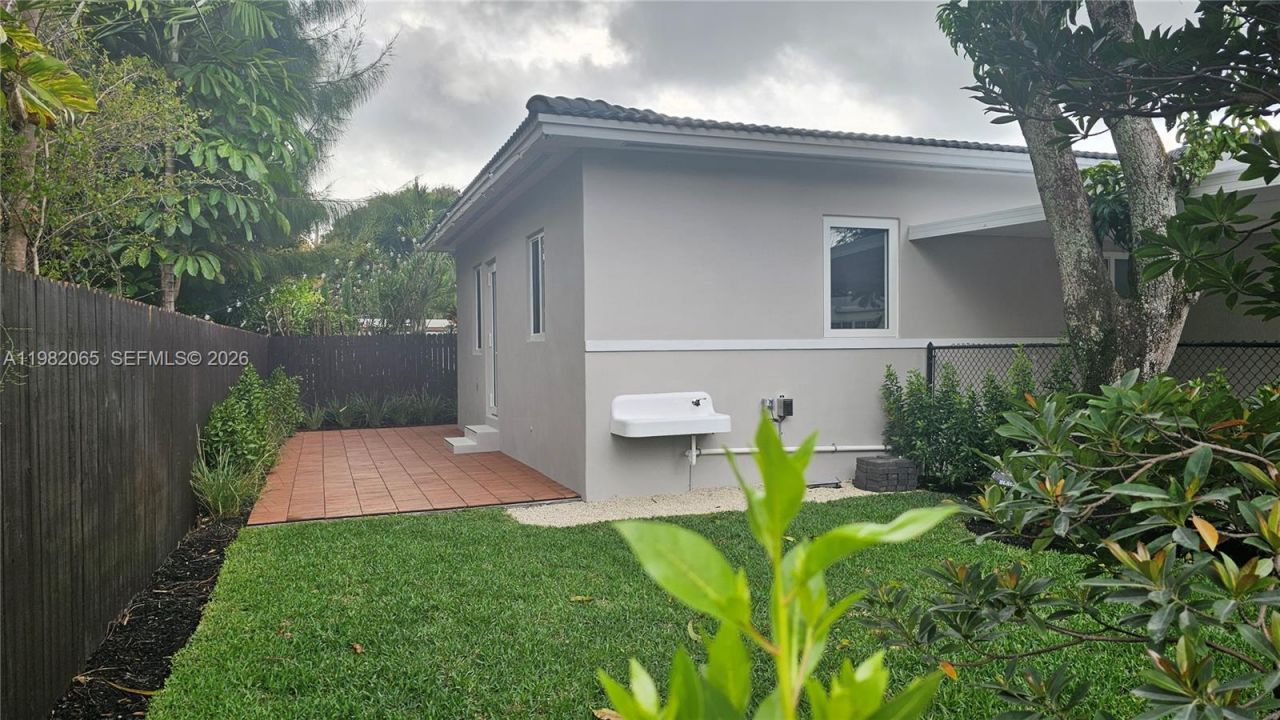 2365 SW 21st Ave , Miami, FL 33145 Photo