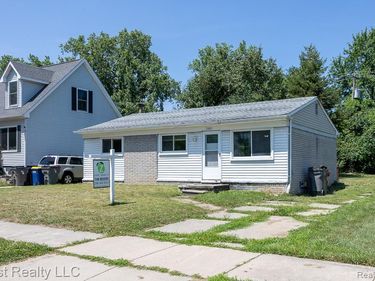 21681 LAUREL Street , Clinton Twp, MI 48035