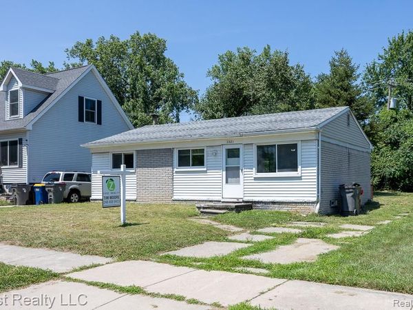 21681 LAUREL Street , Clinton Twp, MI 48035