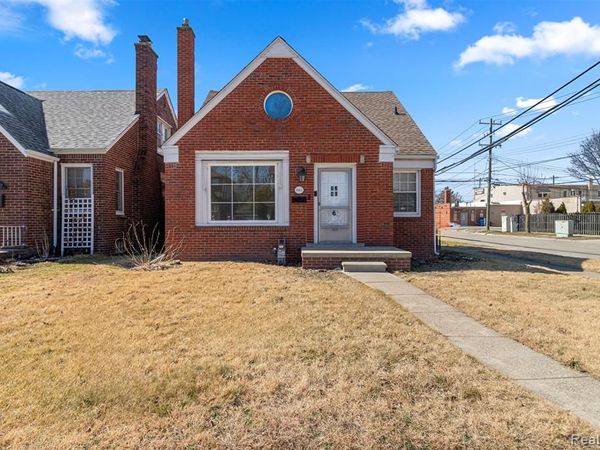 1861 N Waverly Street, Dearborn, MI 48128