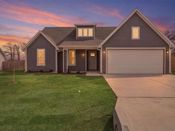 421 Redbud Lane, Tolar, TX 76476