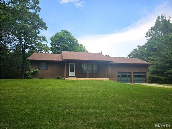 522 Highway 49, Davisville, MO 65456