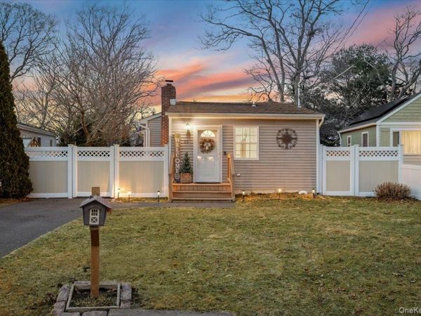 65 Pearl Avenue , Holtsville, NY 11742