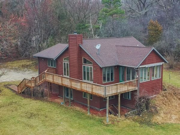 N7232 Cain Dr, Sugar Creek, WI 53121
