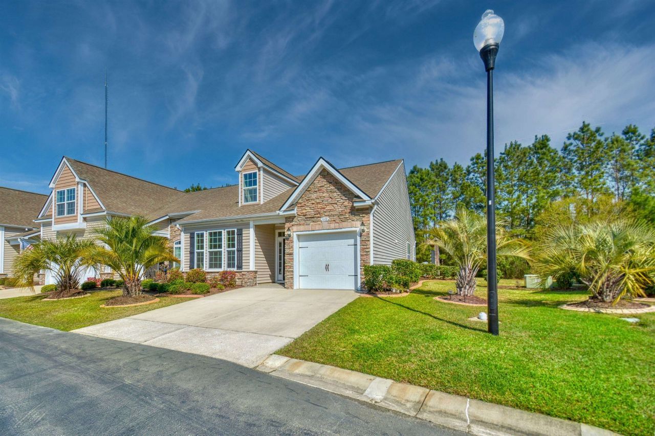 160 Parmelee Dr. Photo 3