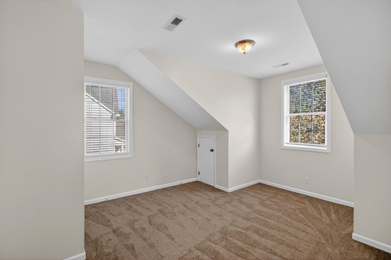 178 Thousand Oaks Circle Photo 24