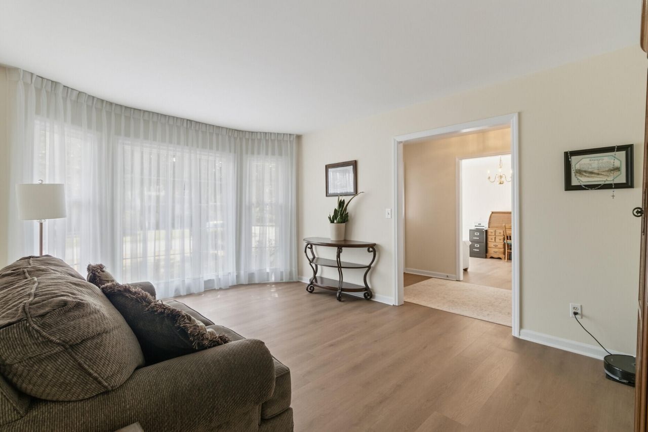 6 Sabina Court Photo 10