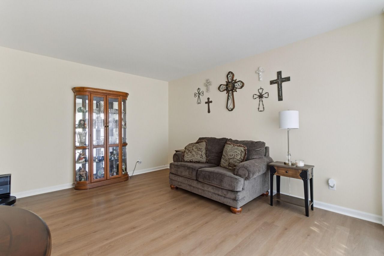 6 Sabina Court Photo 11