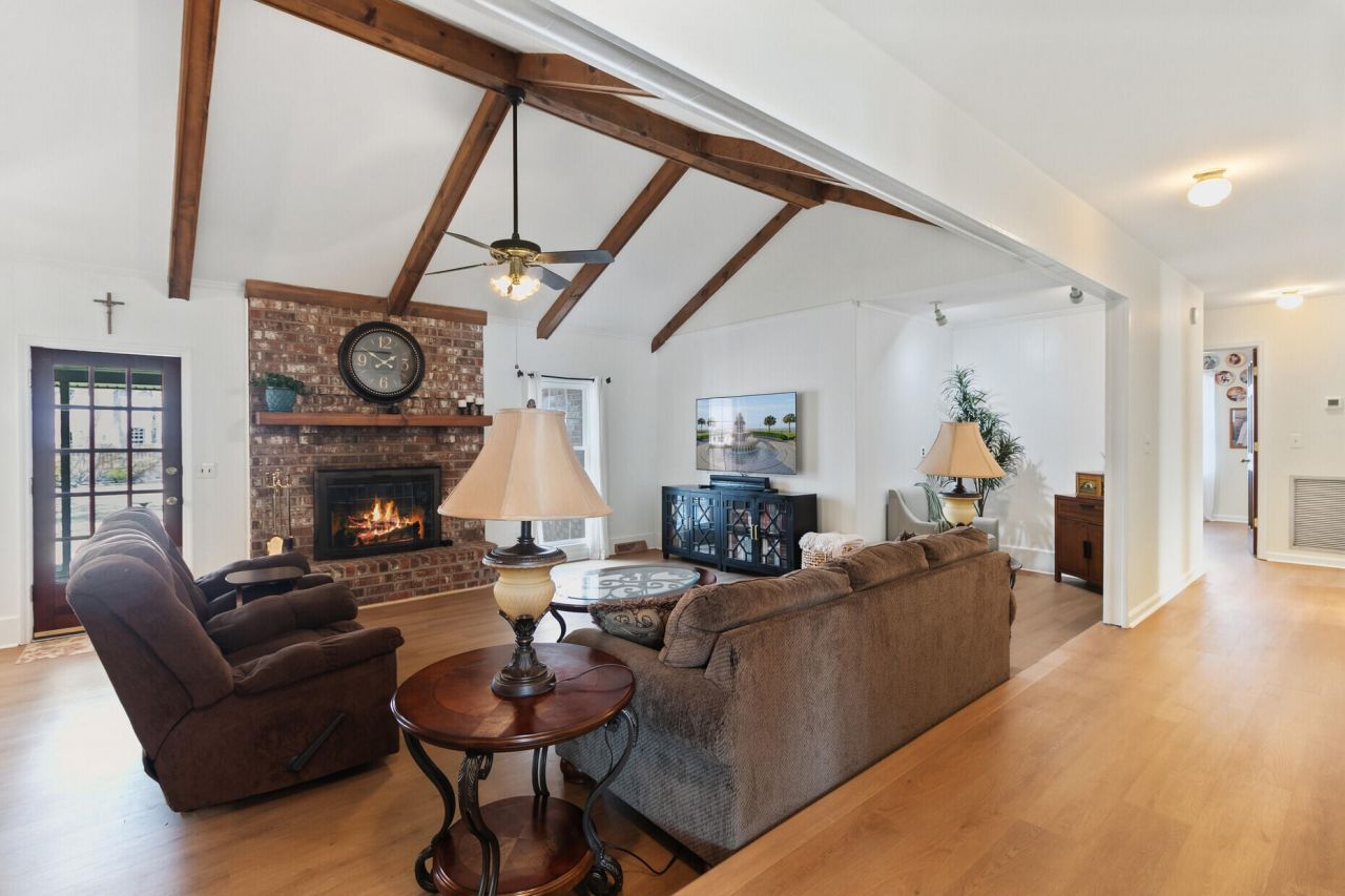 6 Sabina Court Photo 12