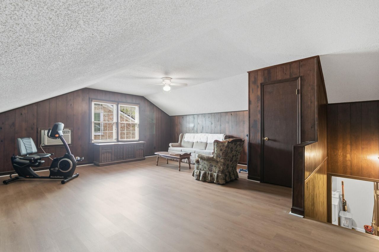 6 Sabina Court Photo 24