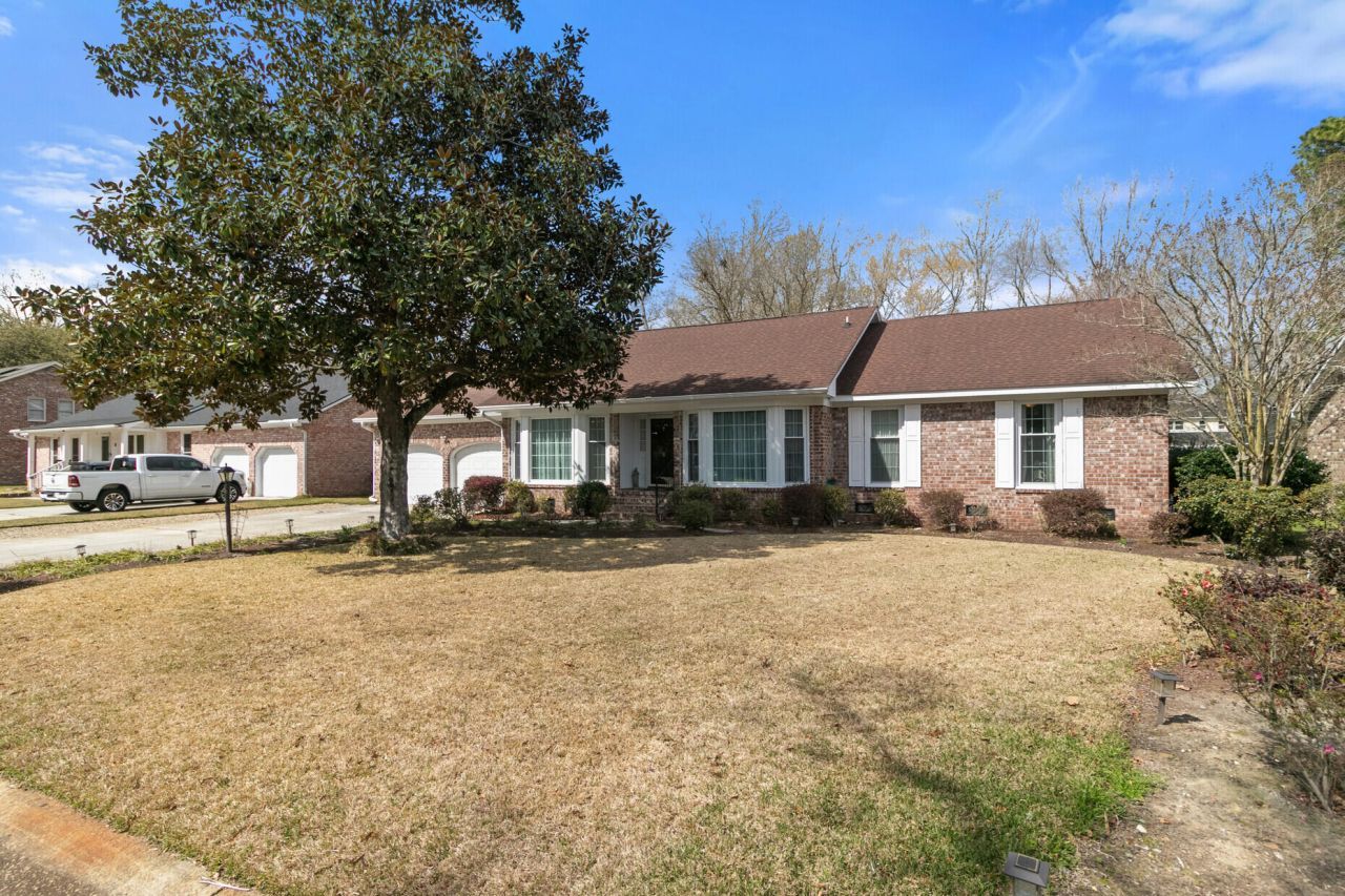 6 Sabina Court Photo 3