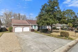 6 Sabina Court photo 4