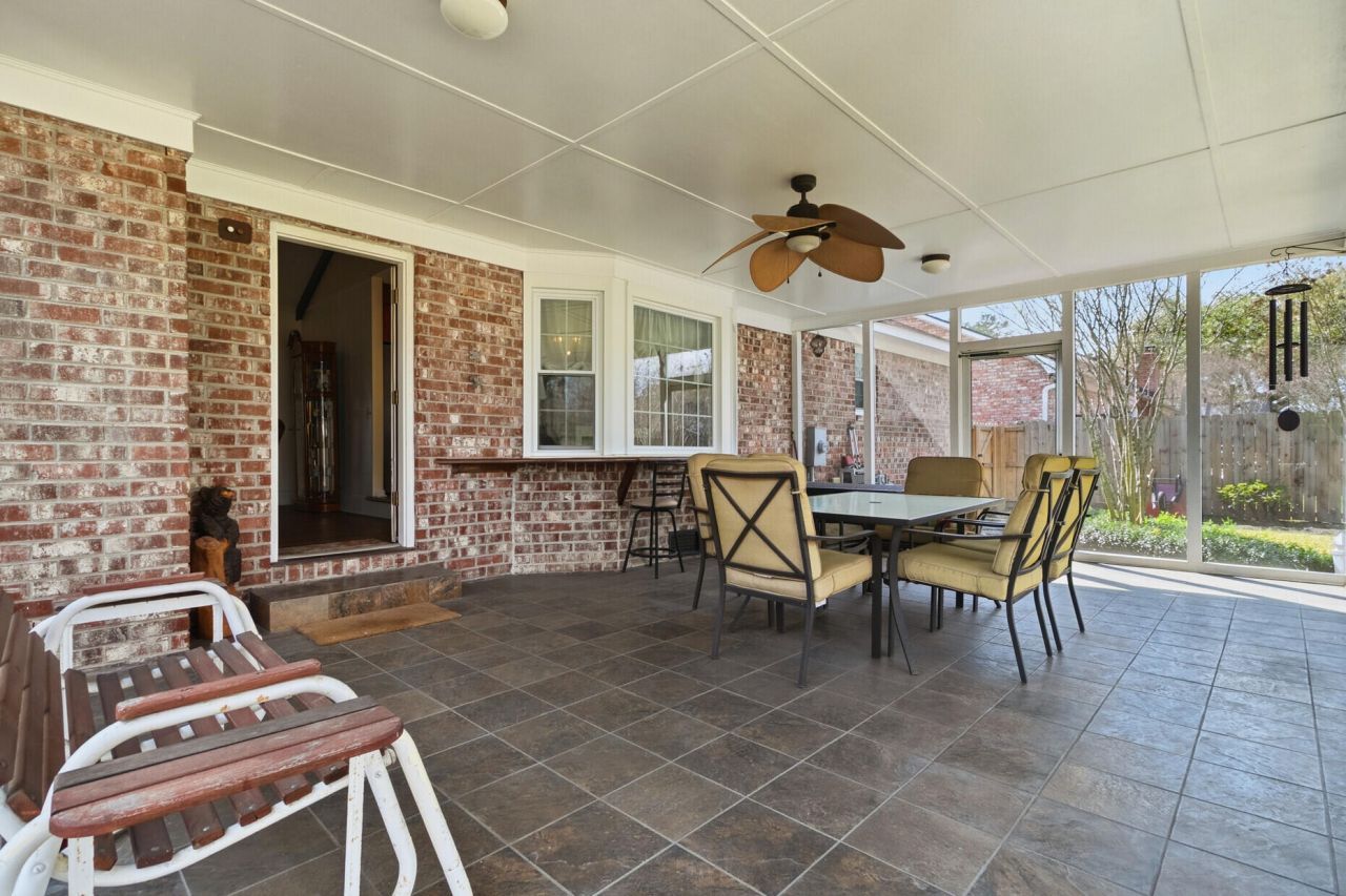 6 Sabina Court Photo 41