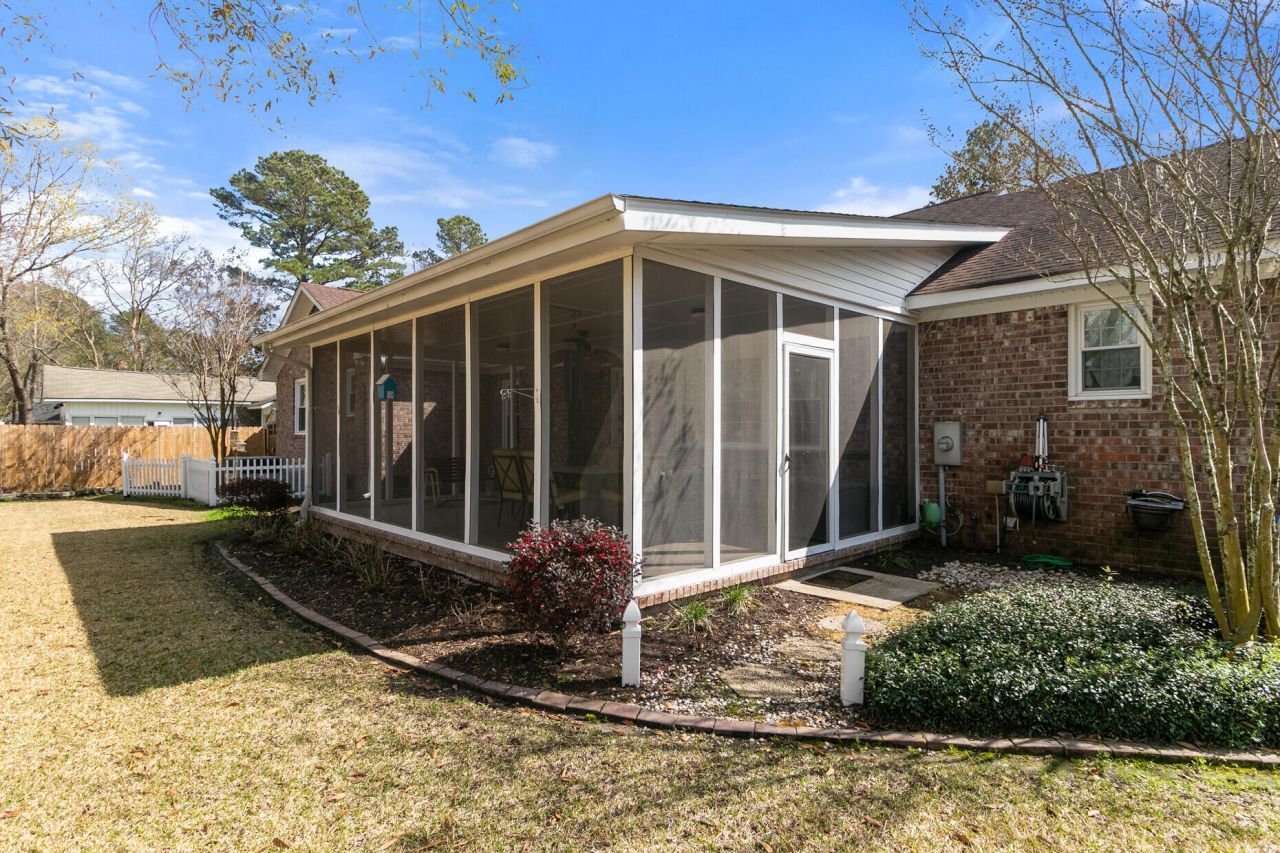 6 Sabina Court Photo 43