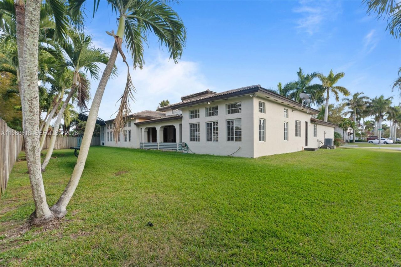 12981 SW 197th St , Miami, FL 33177 Photo