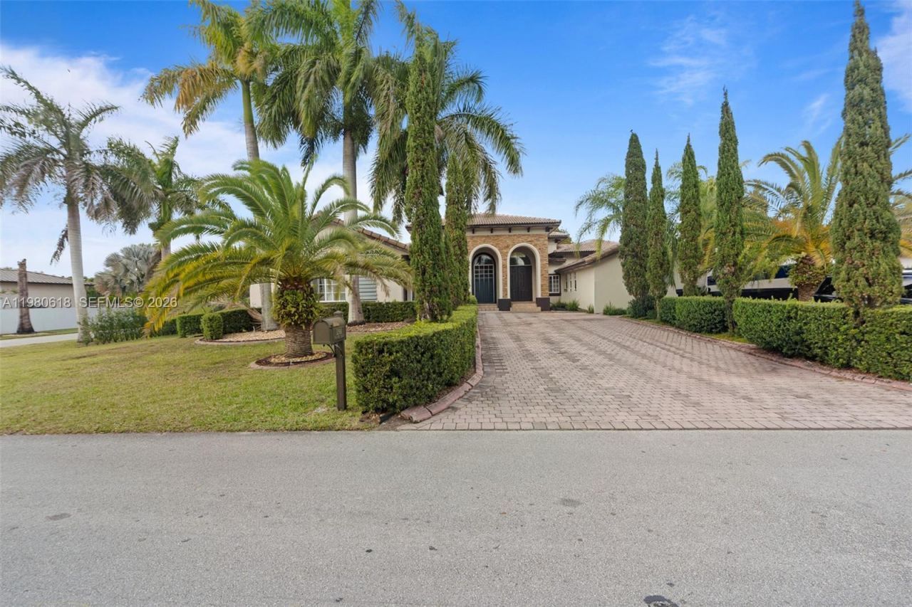 12981 SW 197th St , Miami, FL 33177 Photo