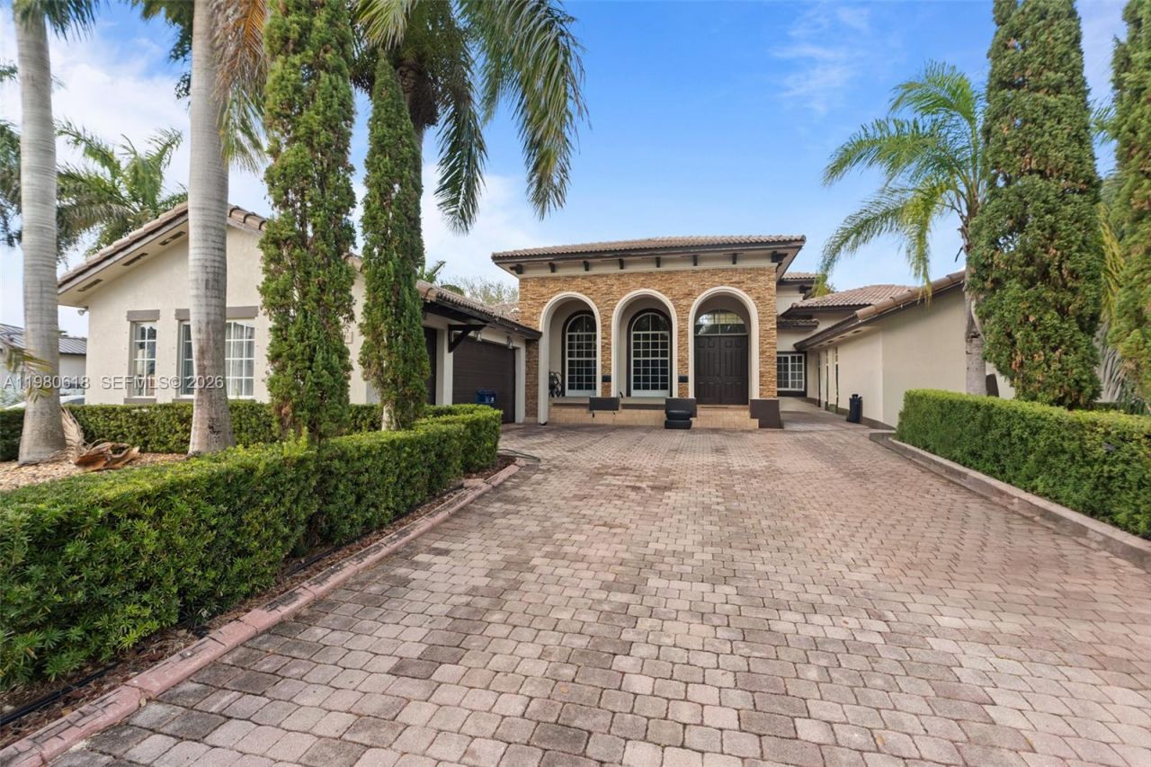 12981 SW 197th St , Miami, FL 33177 Photo