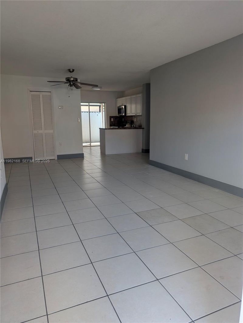 2485 W 76th St , Unit 109, Hialeah, FL 33016 Photo
