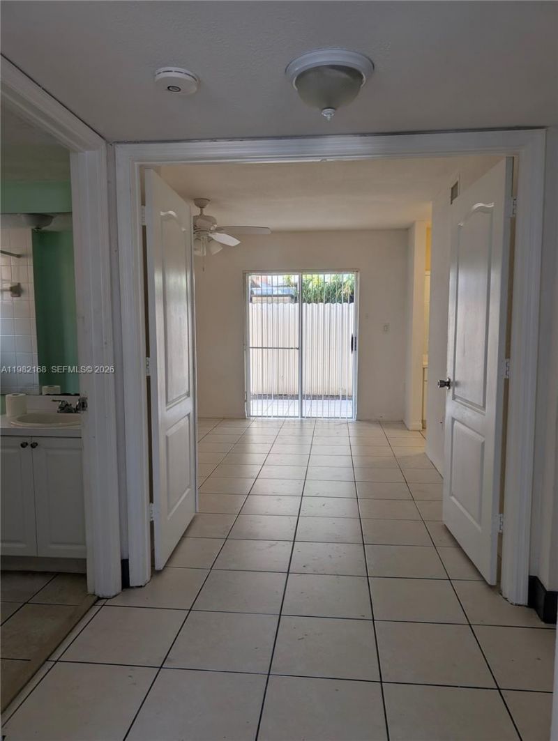 2485 W 76th St , Unit 109, Hialeah, FL 33016 Photo