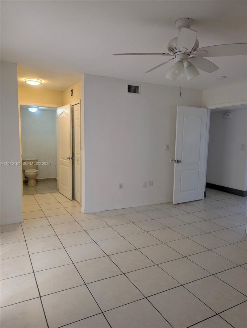 2485 W 76th St , Unit 109, Hialeah, FL 33016 Photo