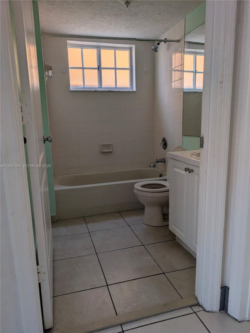 2485 W 76th St , Unit 109, Hialeah, FL 33016 Photo