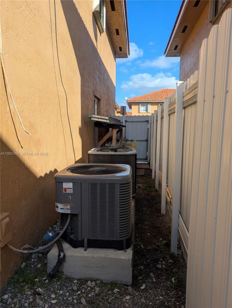 2485 W 76th St , Unit 109, Hialeah, FL 33016 Photo