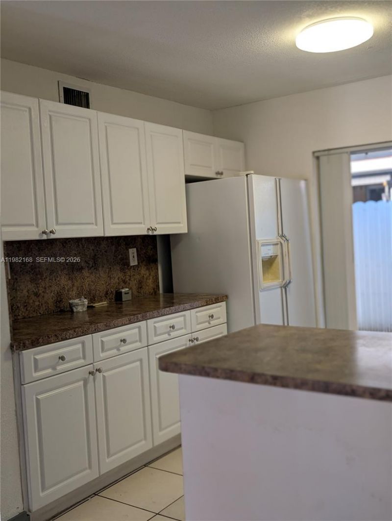 2485 W 76th St , Unit 109, Hialeah, FL 33016 Photo