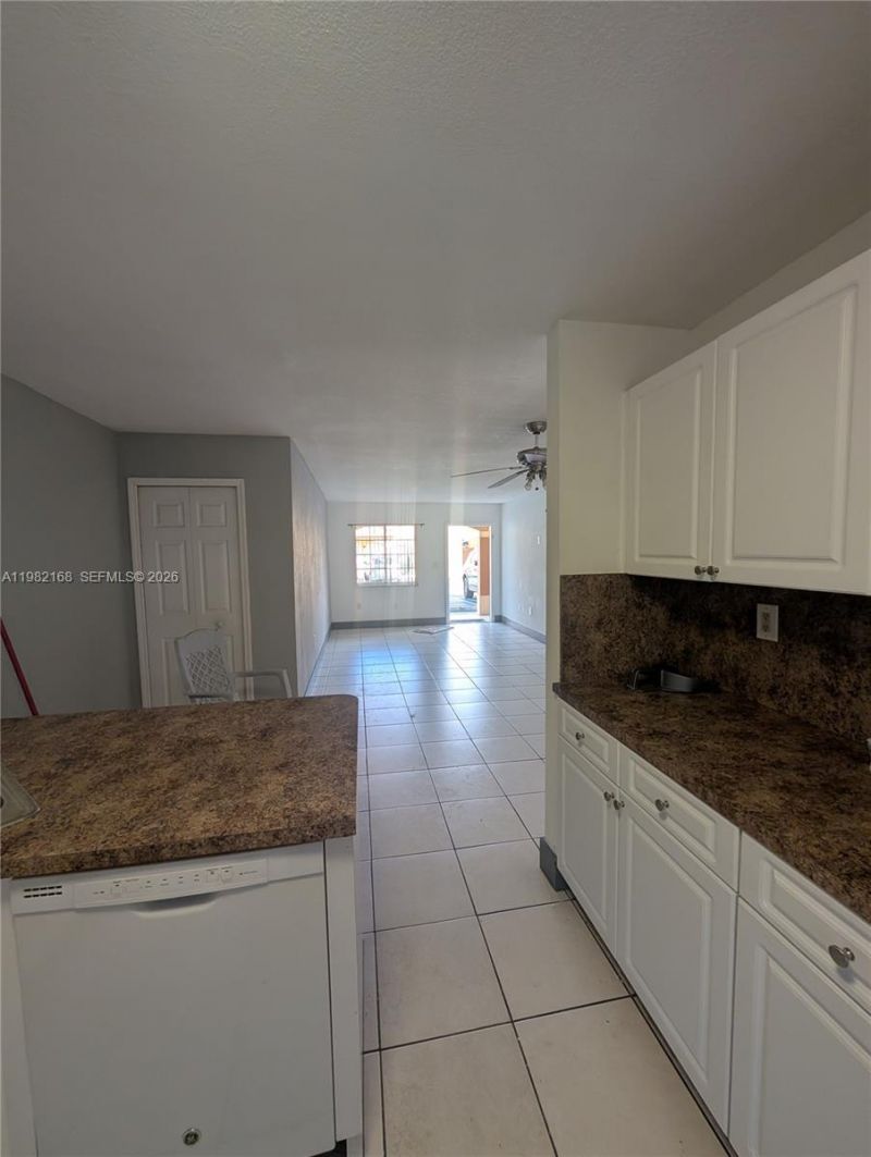 2485 W 76th St , Unit 109, Hialeah, FL 33016 Photo