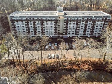 800 AVONDALE, Unit 6J, WALLINGFORD, PA 19086