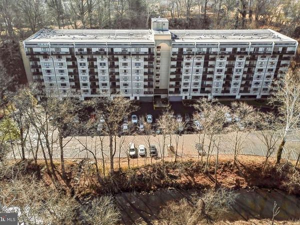 800 AVONDALE, Unit 6J, WALLINGFORD, PA 19086