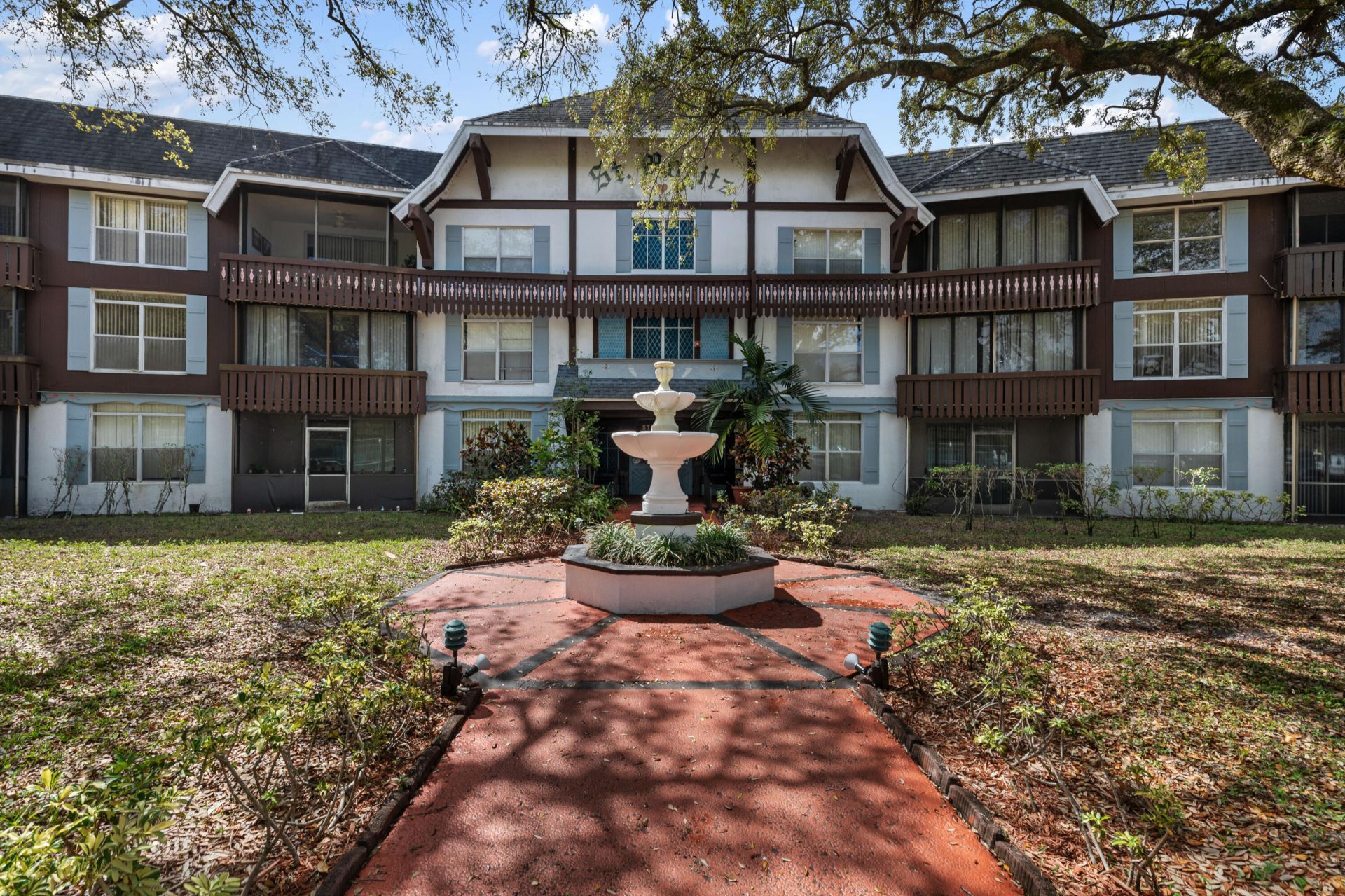 3710 Inverrary Drive, Unit 2g, Lauderhill, FL 33319 Photo