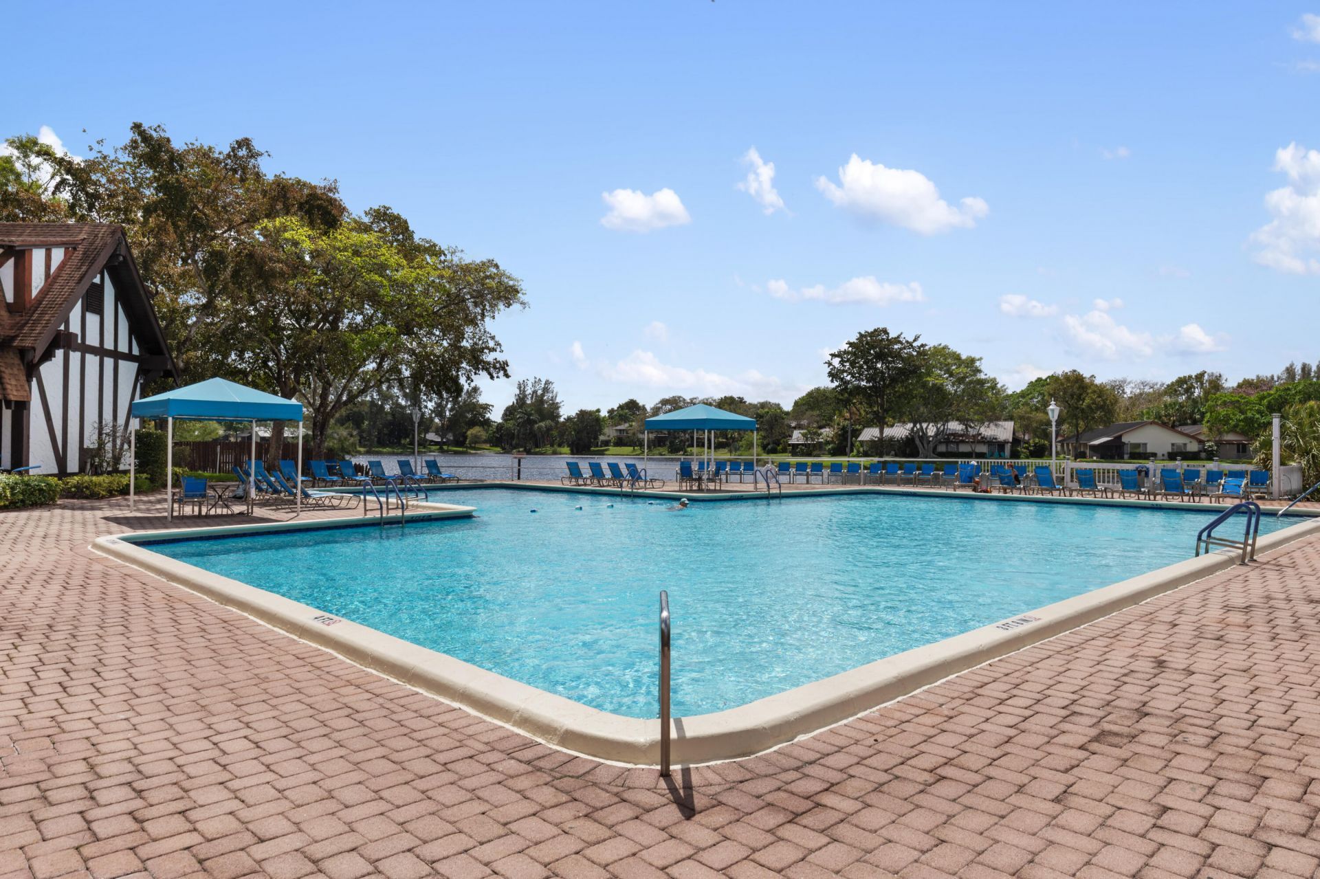 3710 Inverrary Drive, Unit 2g, Lauderhill, FL 33319 Photo