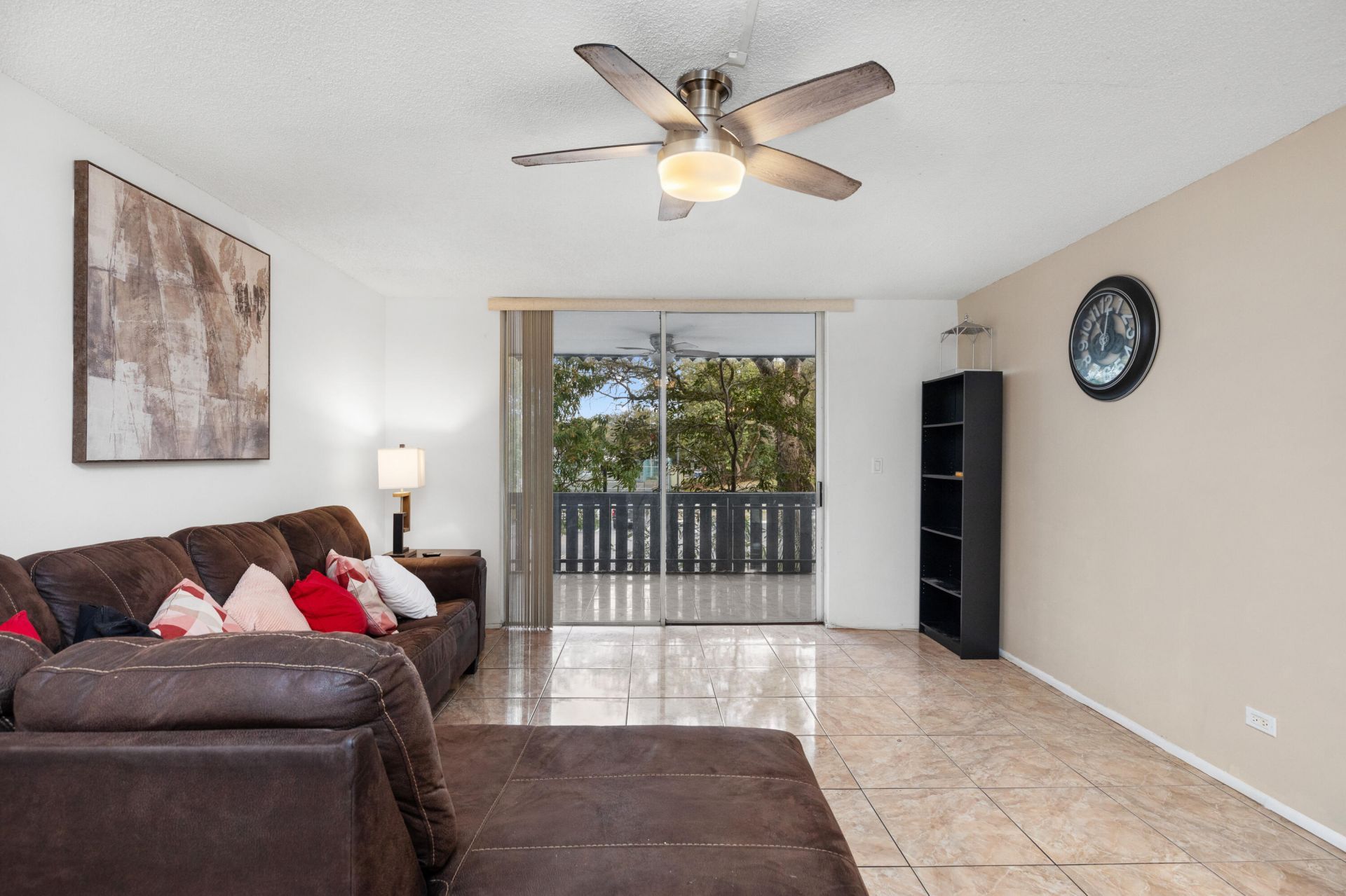 3710 Inverrary Drive, Unit 2g, Lauderhill, FL 33319 Photo