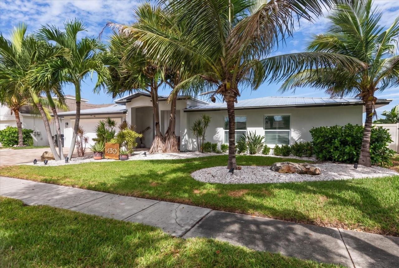 430 Palm Island Se, Clearwater Beach, FL 33767 Main Photo